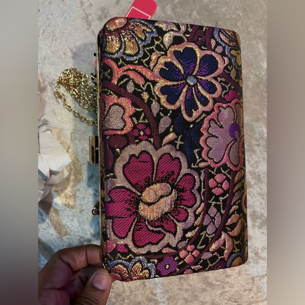 Crossbody floral